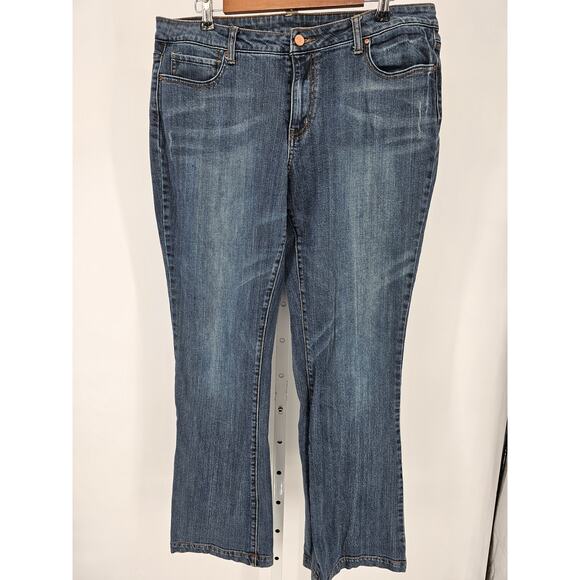 Hillard & Hanson Womens Sz 16 Bootcut Blue Jeans Medium Wash - Picture 1 of 5